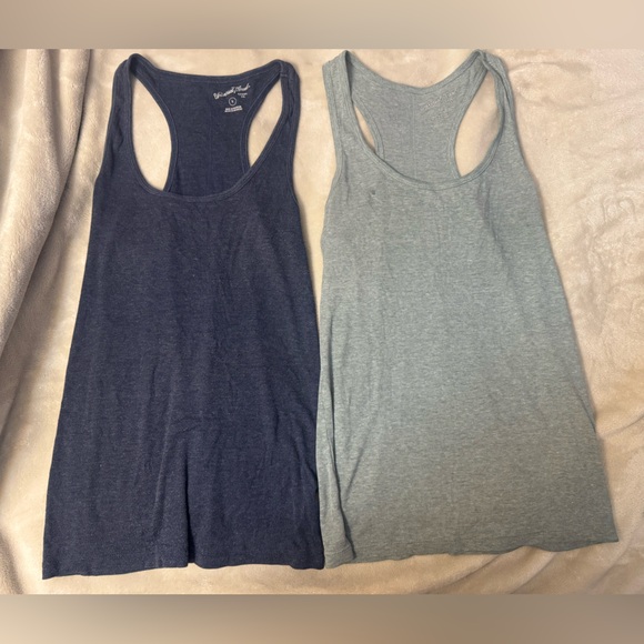 Tank top bundle - Picture 1 of 4